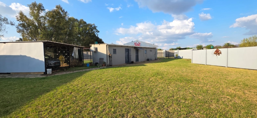 Commercial Property for Sale in Ifafi North West